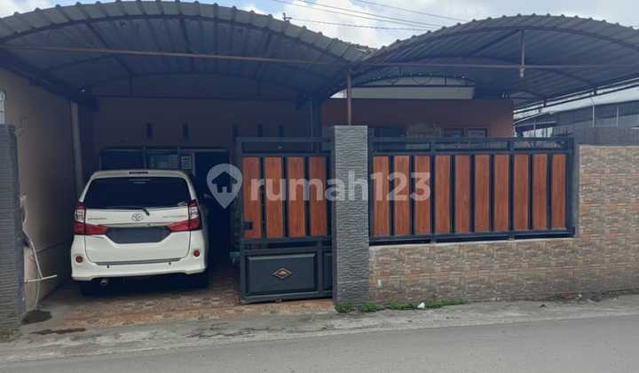 Rumah Strategis Tengah Kota Solo di Banjarsari
