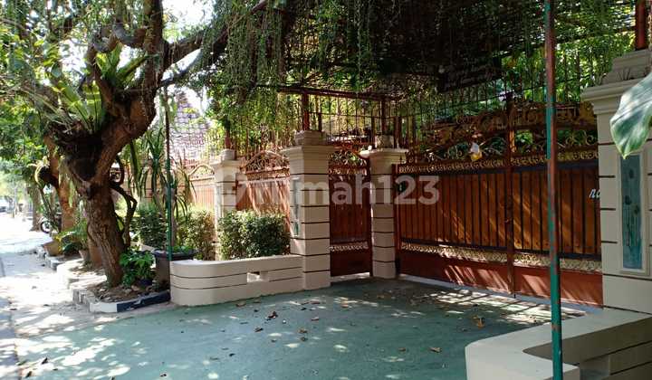 Rumah Clasic Eropa Di Kerten Solo Rumah Clasic Eropa Di Kerten Solo