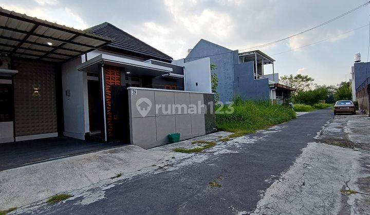 Rumah Bagus Siap Pakai Di Singopuran Kartasuro Solo 2
