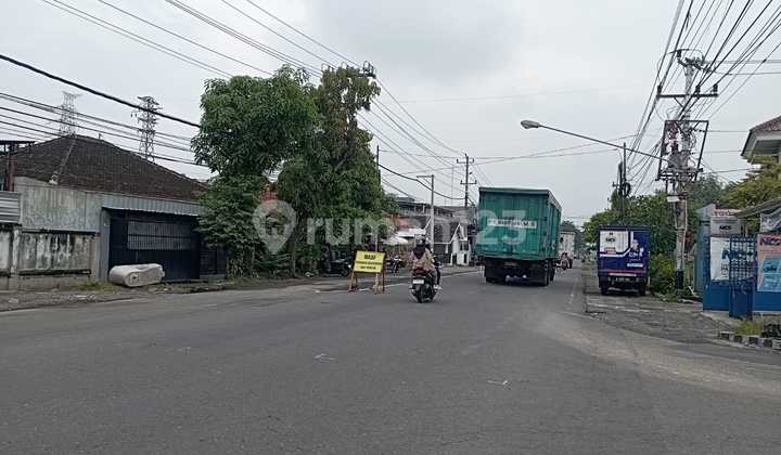 Rumah hook hitung tanah strategis di jajar laweyan dekat colomadu solo 2