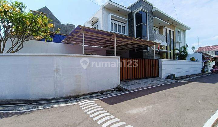 Rumah Mewah 2 Lantai Full Furnish Di Colomadu Dekat Kartasura Solo 1