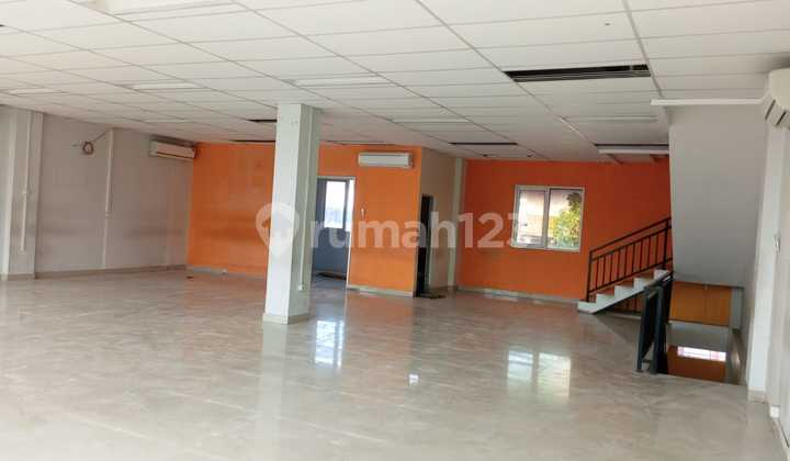 For Rent 3-Story Shop House Solo Baru - Premium Location Jl. Ir. Soekarno, 3 Connected Units! 2