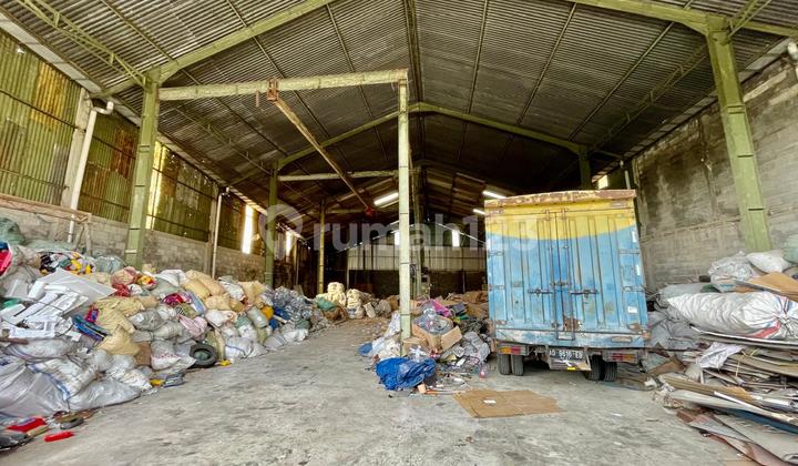 Strategic Warehouse with Tronton Truck Access Near Solo Baru Grogol Strategic Warehouse with Tronton Truck Access Near Solo Baru Grogol