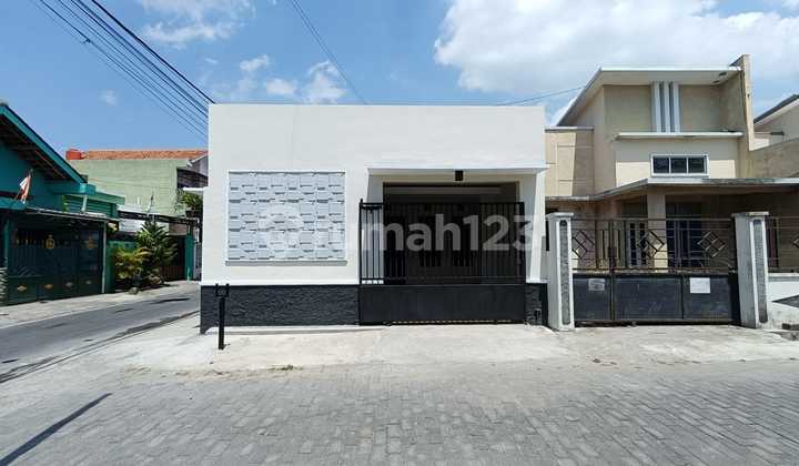 Harga Terbaik! Rumah Garasi 2 Mobil di Ngemplak Solo Harga Terbaik! Rumah Garasi 2 Mobil di Ngemplak Solo