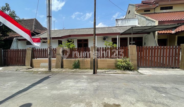 Rumah Bagus Siap Huni di Jajar Laweyan Dekat Colomadu Solo
