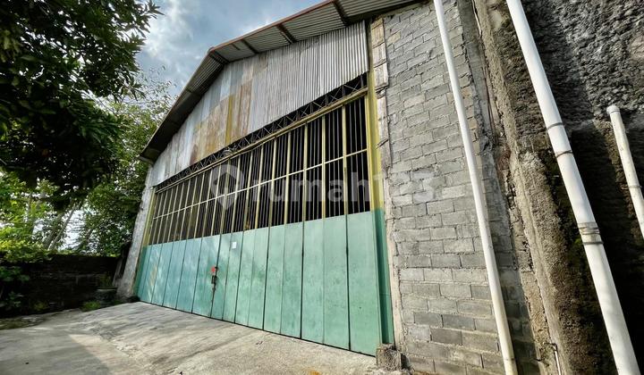 Strategic Warehouse with Tronton Truck Access Near Solo Baru Grogol Strategic Warehouse with Tronton Truck Access Near Solo Baru Grogol