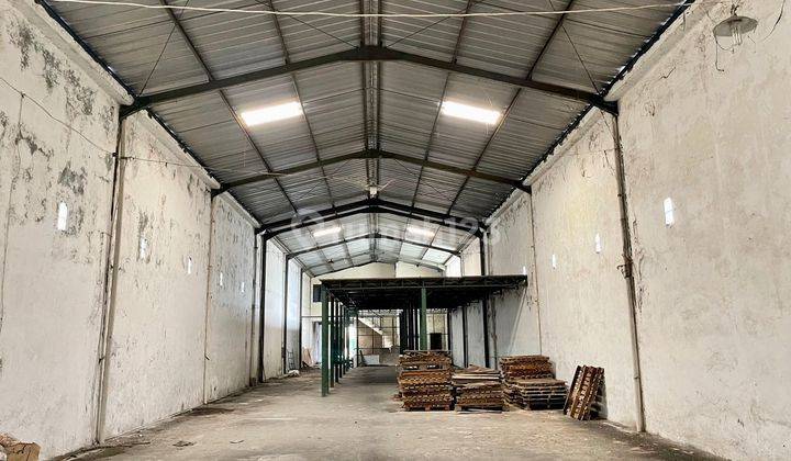 Gudang akses kontainer di Solobaru 2