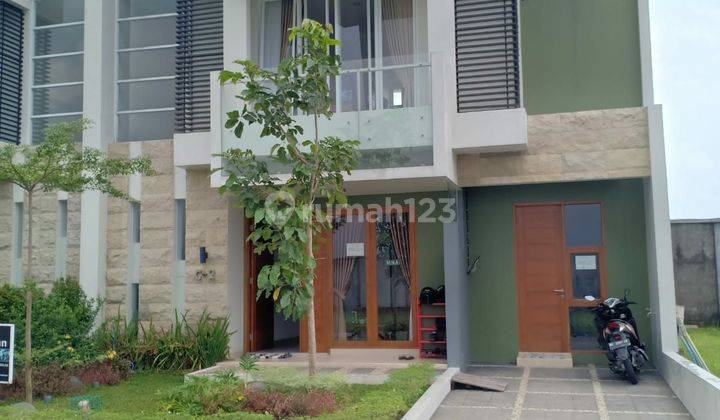 Rumah Mewah Baru Gress 2 lt
( full furnish ) dekat Fajar indah, colomadu 1