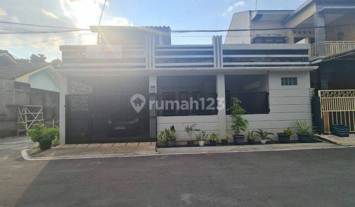 Rumah minimalis bangunan baru 2 tahun yang lalu di gentan solo 1