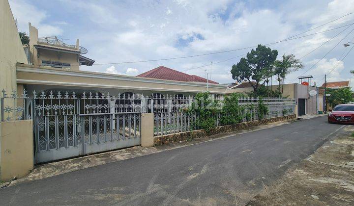 Rumah bagus tengah kota solo 1