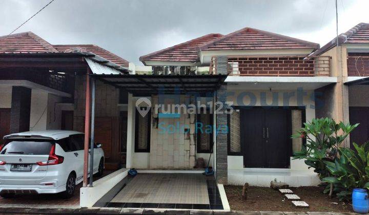 Rumah bagus siap huni di cluster elit di Gentan. 1