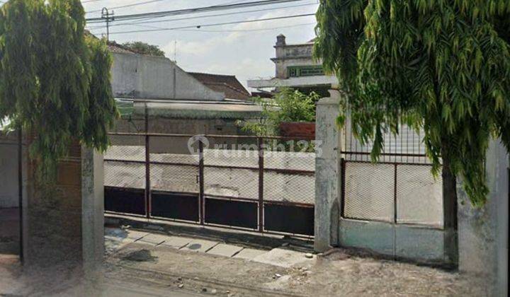 Rumah classic vintage di jalan RE Martadinata Solo 2