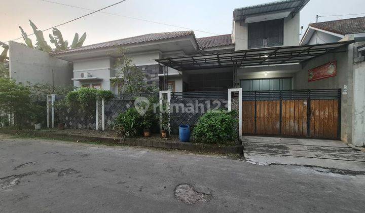 Rumah mewah minimalis 1,5 lantai di Solo Baru 1