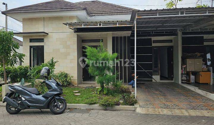 Rumah siap huni dalam perumahan gentan solo 1