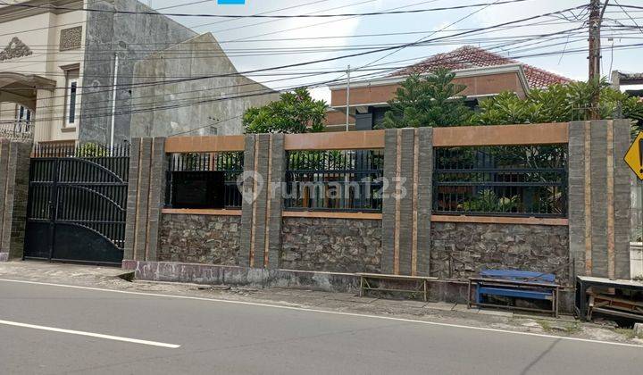 Rumah bagus 1,5 lantai strategis dekat manahan solo 1