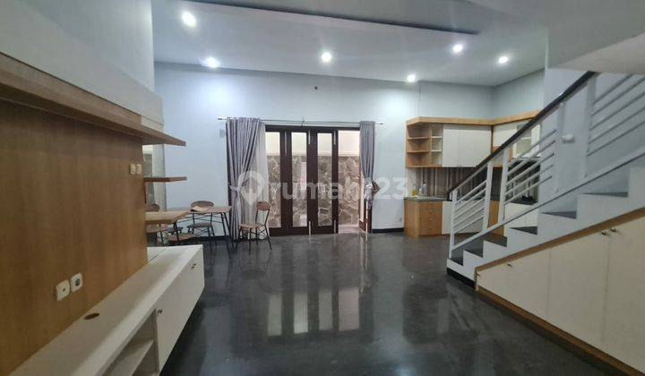 Rumah bagus minimalis 2 lantai pusat kota solo 2