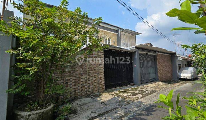 Rumah minimalis tengah kota solo 1