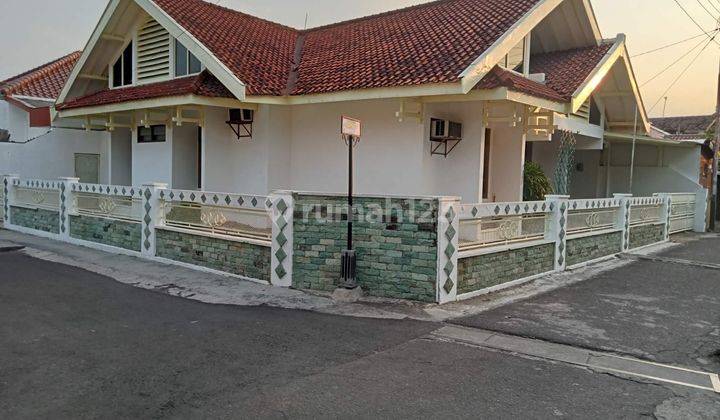 Rumah bagus siap pakai dekat jalan slamet riyadi solo 2