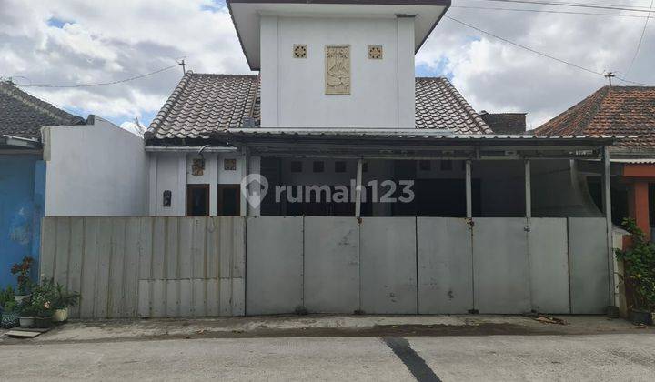 Rumah bagus siap pakai dekat pintu tol bandara adi soemarmo solo 1