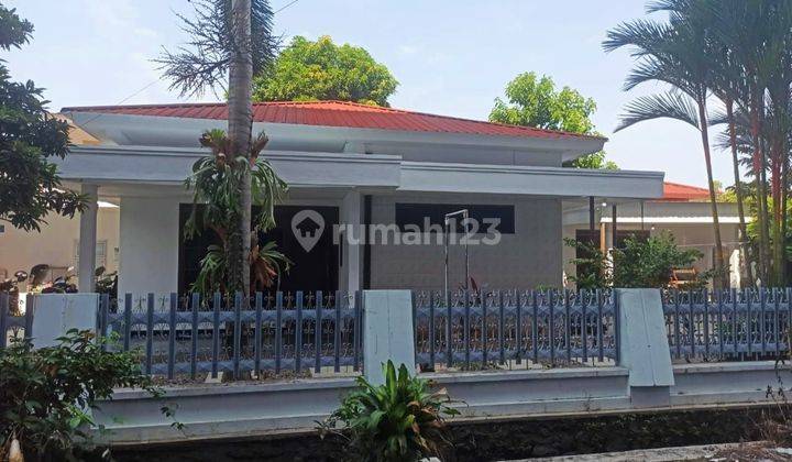 Rumah bagus dengan perabotan di Karangasem, laweyan 1