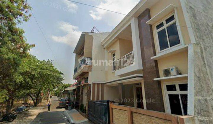 Rumah baru 2 lantai semi furnish di gentan solo 2