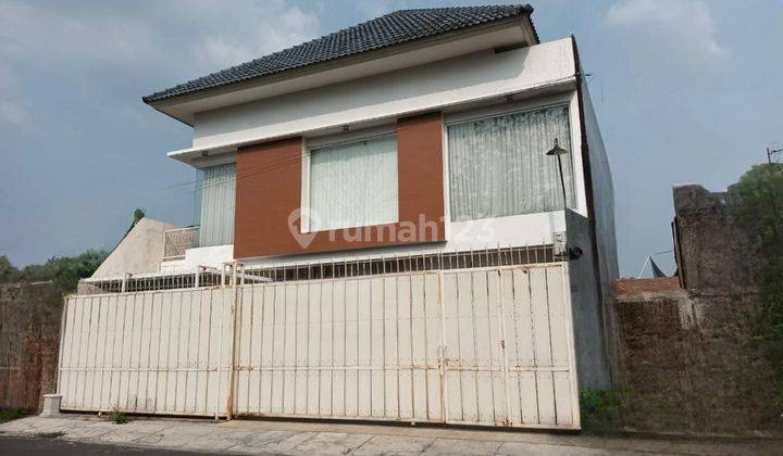 Rumah bagus 2 lantai dekat luwes gentan solo 1