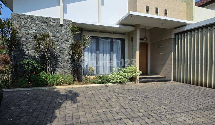 Rumah mewah modern di solo baru 2