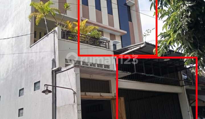 For Rent Good Quality 3-Story Shop House Ready to Use, on the Side of Kapten Mulyadi Main Road, Solo