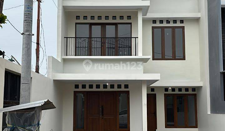Rumah Bagus 2 Lantai di Pasar Kilwon Dekat Serengan Solo 1