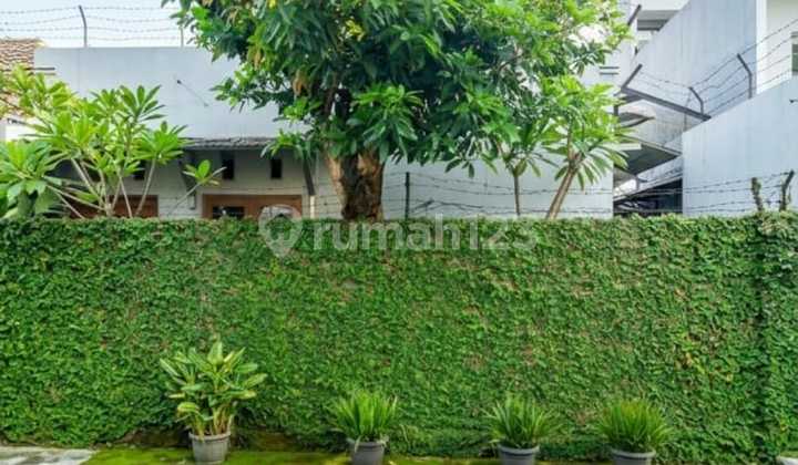 Bonus Land with Ready-to-Use Office & Warehouse Space in Manahan, Solo