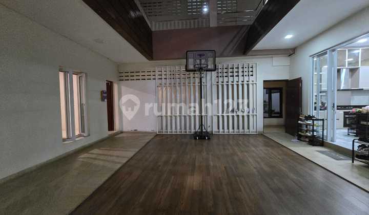 Rumah Mewah Megah Siap Huni, Lokasi Strategis. Di Pusat Kota, Dekat Dengan Pusat Perbelanjaan, Perkantoran, Pasar Dan Transum. 2