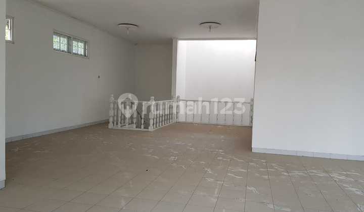 A house in the center of Solo city near Paragon Mall.