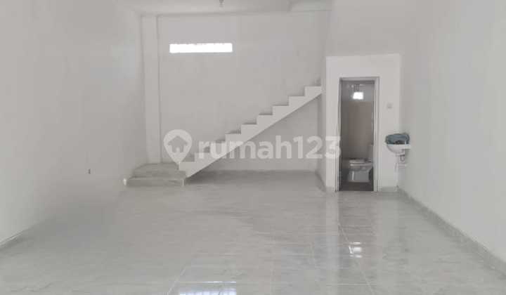 For Rent: Strategic Shop House on the Side of Re Martadinata Road, Jebres Solo, Opposite Tanggul Market. 2