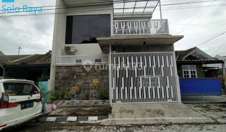 Rumah Bagus 2 Lantai Di Perumahan Solo Baru Dekat The Park Mall 1