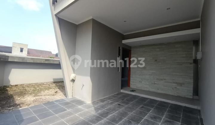 Nice Modern Fully Furnished House Near The Park Mall Solo Baru 2