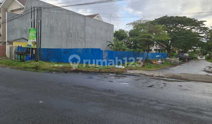 For Lease Special Land on the Main Road, Ready to Build Shophouse or Business Space in Solo Baru.