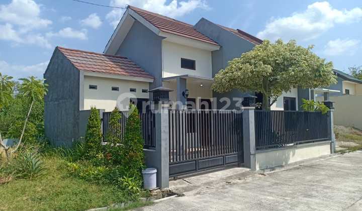 Rumah Murah Siap Pakai di Colomadu Dekat Kartasura Solo Rumah Murah Siap Pakai di Colomadu Dekat Kartasura Solo