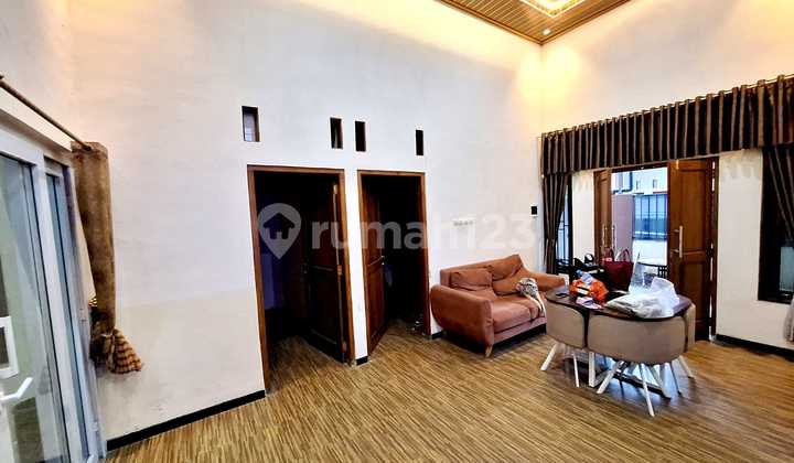 For Rent Fully Furnished House in Colomadu Cluster - Strategic Location North of Alana & Negotiable Price!!