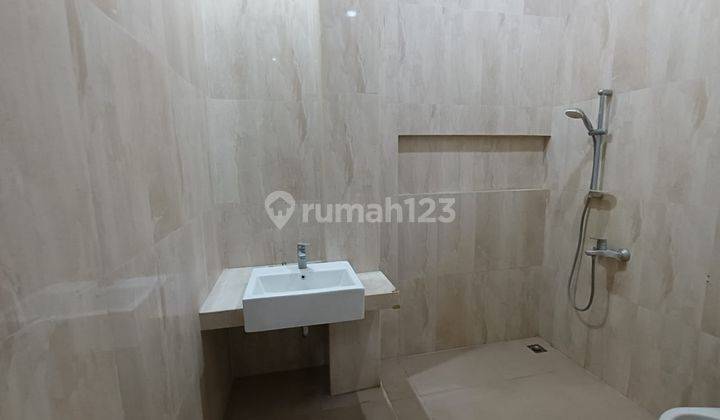 Rumah Bagus 2 Lantai di Colomadu Dekat Kartasura Solo 2
