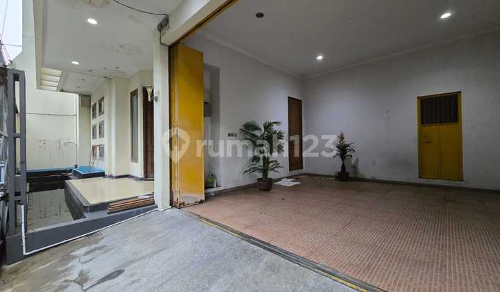 Disewakan Rumah Mewah Lokasi Favorit di Gremet Manahan Solo 2