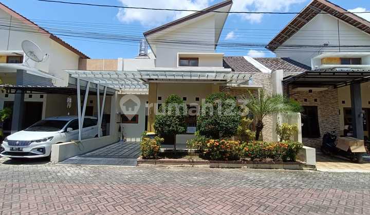 Rumah Cantik Suasana Tenang Siap Huni Di Cluster Dengan One Gate System Di Colomadu Solo