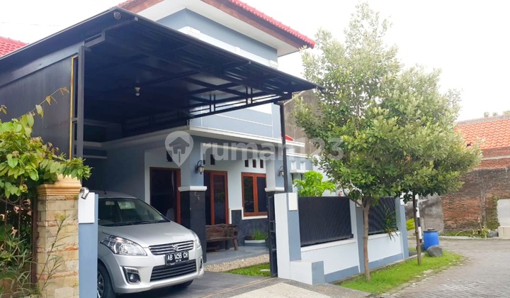 Rumah Hook Bagus Full Furnished di Fajar Indah Colomadu Dekat Kartasura Solo 1