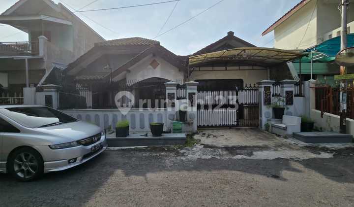 Rumah Bagus Siap Pakai di Fajar Indah Colomadu Dekat Laweyan Solo
