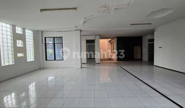 For Rent: Super Strategic Shop House and Business Space on Honggowongso Tipes Serengan Street, Solo. 2