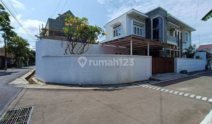 Rumah Mewah 2 Lantai Full Furnish Di Colomadu Dekat Kartasura Solo 2