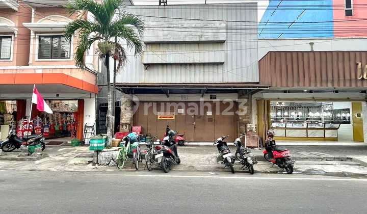 For Rent 2-Story Shophouse, Strategic Location in City Center, Jl. Dr. Rajiman, Solo. Suitable for Business Space, Shop, or Office. For Rent 2-Story Shophouse, Strategic Location in City Center, Jl. Dr. Rajiman, Solo. Suitable for Business Space, Shop, or Office.