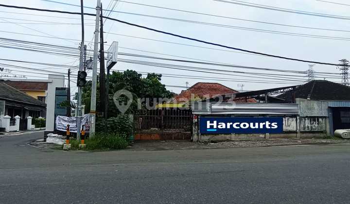 Rumah hook hitung tanah strategis di jajar laweyan dekat colomadu solo 1
