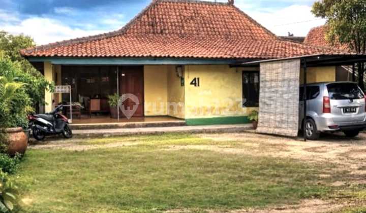 Land with Bonus House Building, Location: Tohudan, Colomadu, Karanganyar, Solo