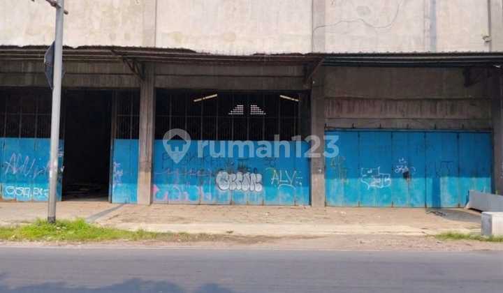 Strategic Warehouse Area in Pasar Kliwon Solo