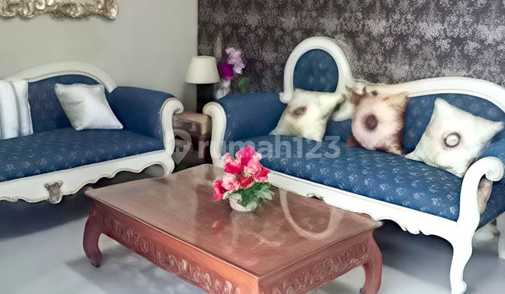 Disewakan Rumah Bagus 2 Lantai ( Full Furnished ) Lokasi : Cluster Elite di Gentan, Solo 2